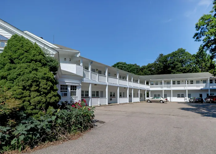 Hamilton Village Inn