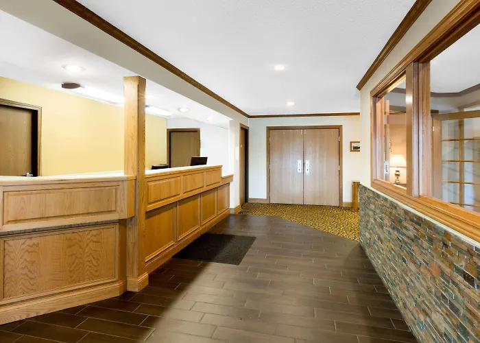 Super 8 By Wyndham St. Ignace