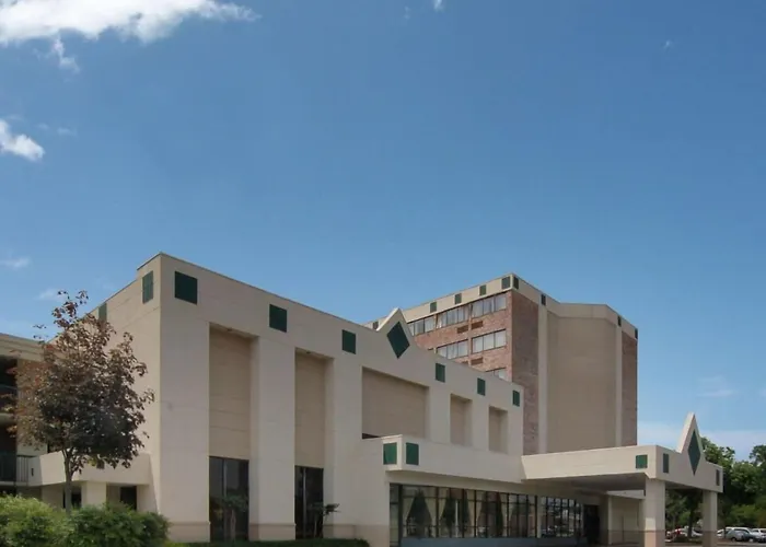 Dominion Inn And Suites