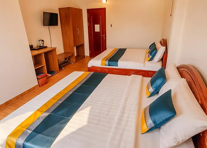 Trung Hieu Hotel - Ben Canh Mieu Ba Chua Xu