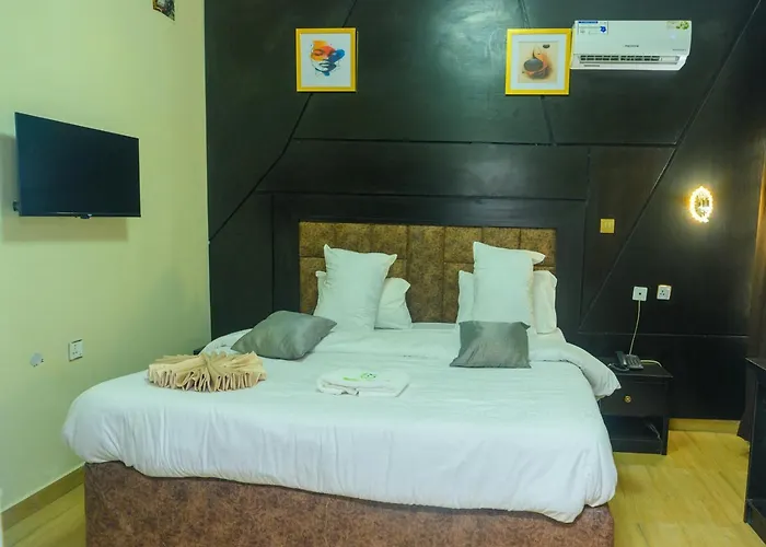 Proximus Hotel And Suites