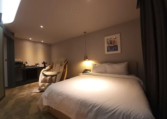 Brown Dot Hotel Jinju