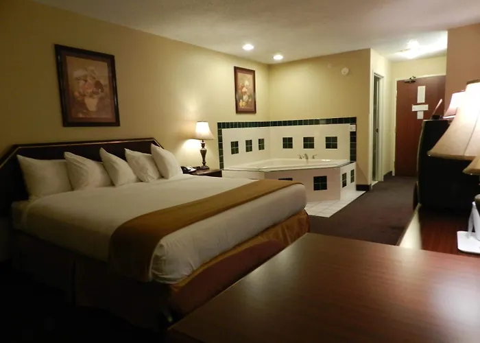 Bay Inn & Suites Troy