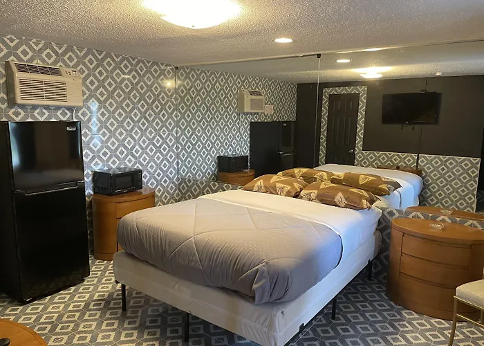 Carole Motel