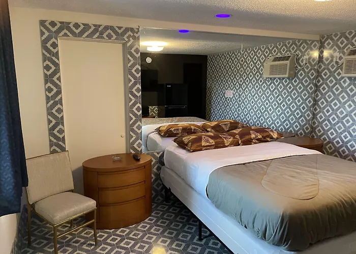 Carole Motel