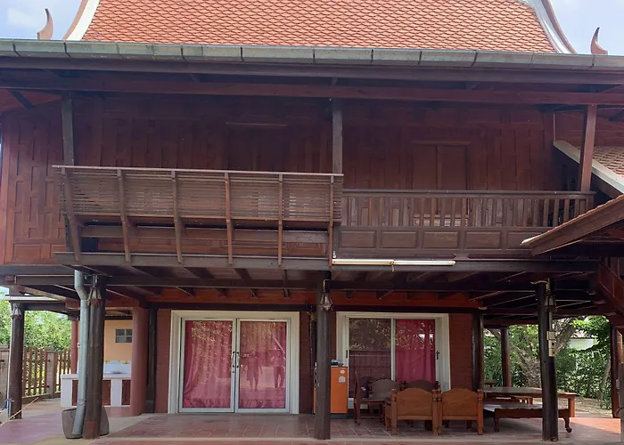 Suree Garden Resort & Karaoke