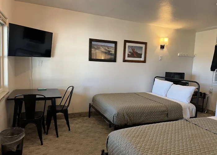 Eastern Sierra Motor Lodge
