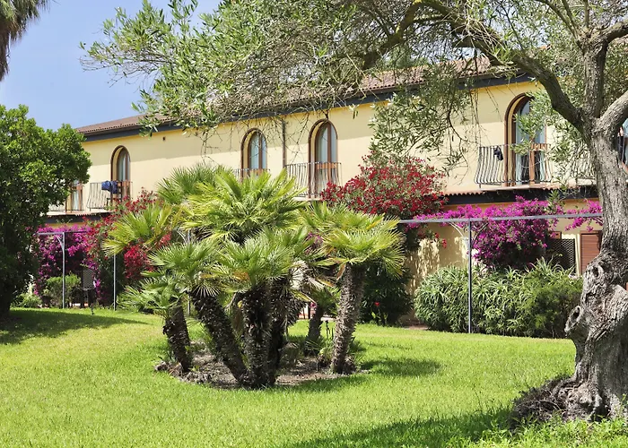 Hotel With Swimming Pool In Arborea Just 650 Meters From The Sea