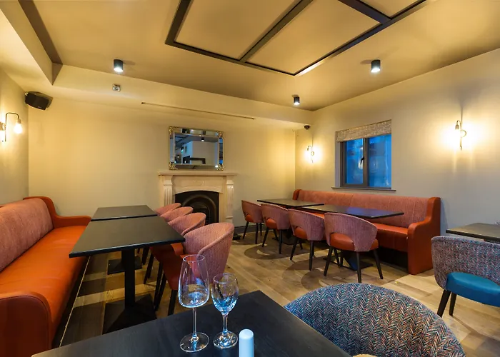 Castle Varagh Hotel & Bar