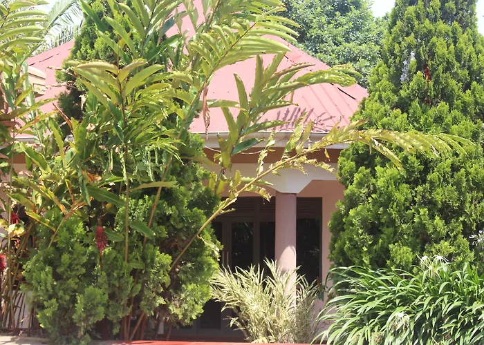 Montane Safaris Hotel