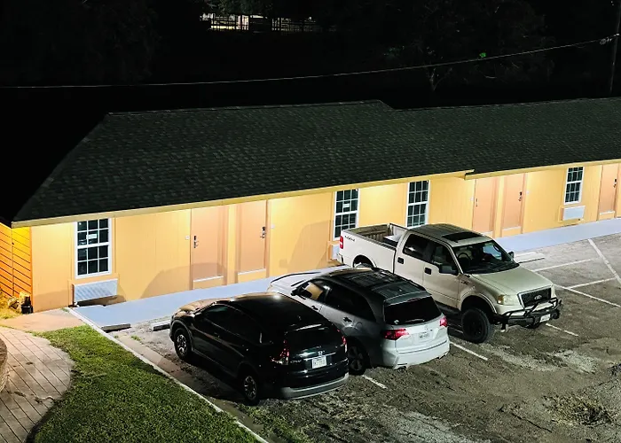 Express Inn & Suites