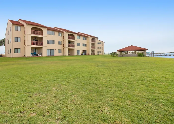 Sunset Harbor Palms 2-304