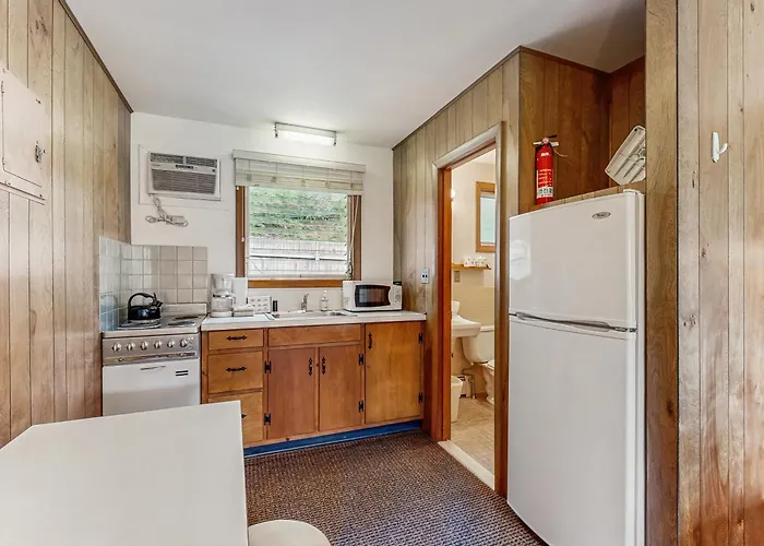 King Birch Lake Home, Unit 6
