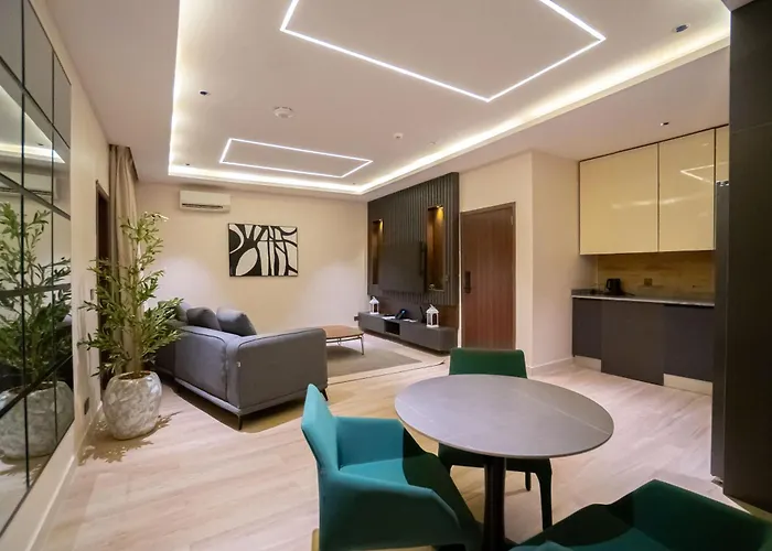 Greyfield Hotel And Apartments