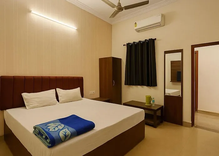 Hotel Guru Kripa Inn, Kamta Nath Mandir, Chitrakoot