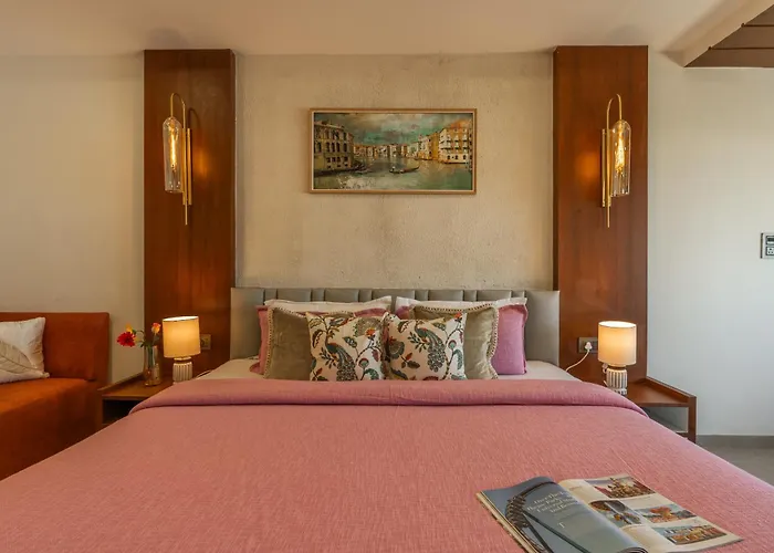 Perfectstayz Premium Shree Narayana At Mahakal Temple Road