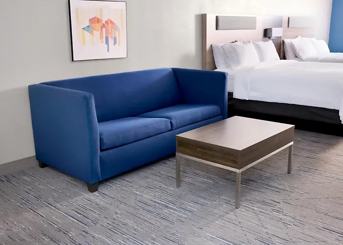 Holiday Inn Express & Suites Calera North By Ihg