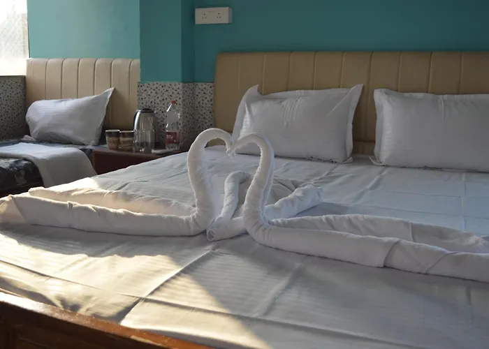 Aakarsh Hill View Hotel