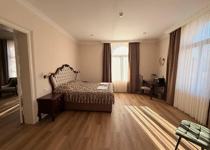 Promenaden Hotel