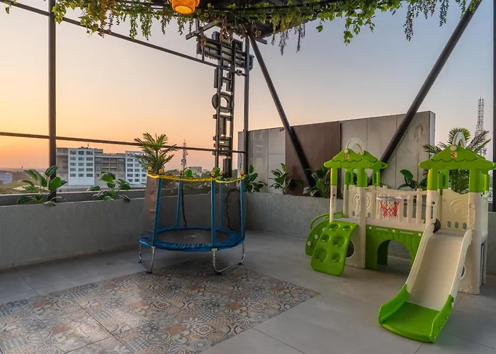 Perfectstayz Premium Shree Narayana At Mahakal Temple Road