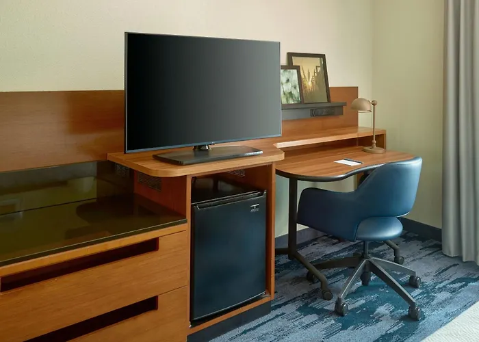 Fairfield Inn & Suites By Marriott Frederick