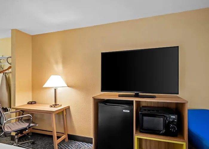 Days Inn By Wyndham Renfro Valley Mount Vernon