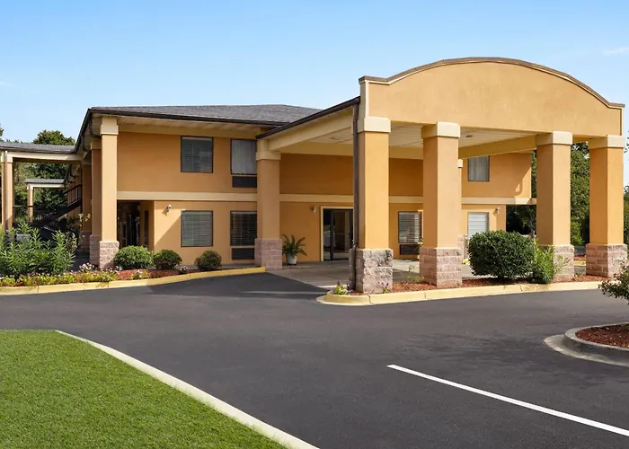 Days Inn By Wyndham Blythewood North Columbia