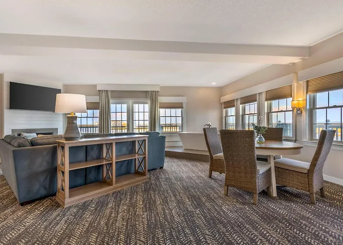 Comfort Suites Chincoteague Island Bayfront Resort