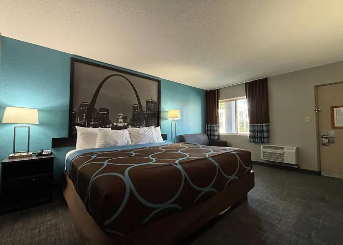 Super 8 By Wyndham Belleville St. Louis Area
