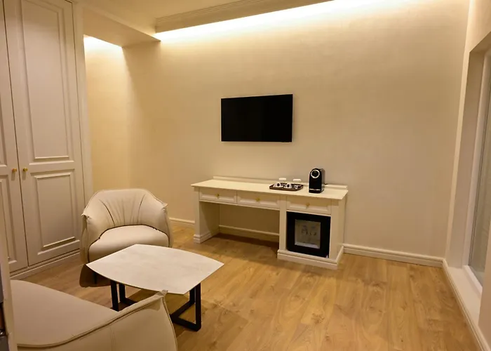 King & Queen Boutique Hotel