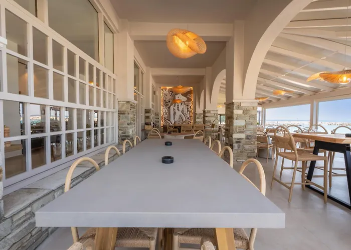 Kelly Beach Hotel