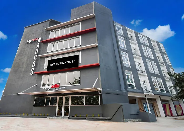 Townhouse Sayhallo Narcos
