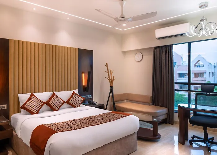 Hotel Royal Palace Jalgaon