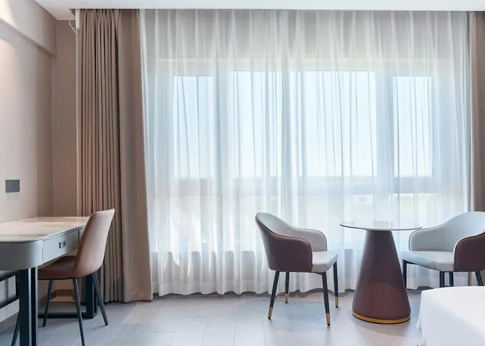 Harbin Airport Lake View Hotel 哈港酒店