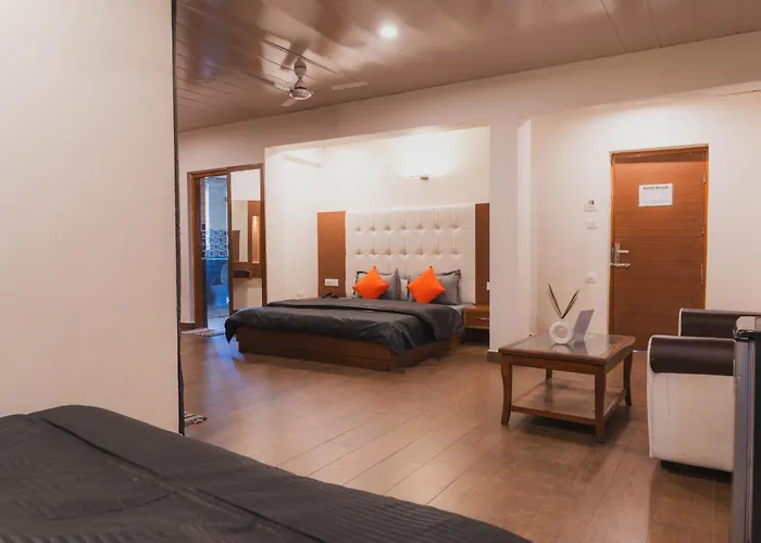 Hotel Morainic Hills Mall Road Bhagsunag