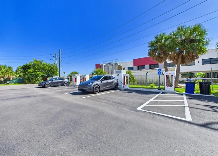 Chic Loft Retreat Near Port Canaveral -Unit 202