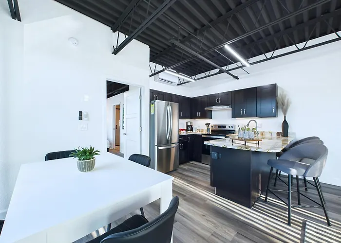 Rocket Launch View Loft Near Beach & Port-Unit 209