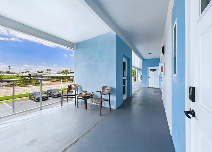 Rocket Launch View Loft Near Beach & Port-Unit 209