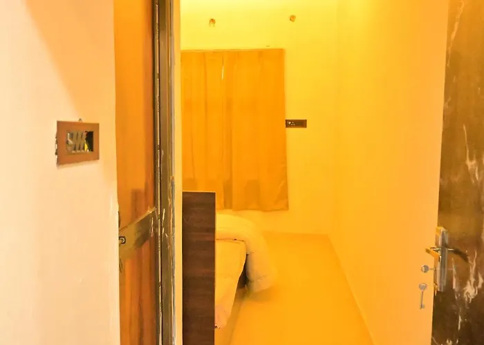 Monishka Palace Homestay - Ayodhya