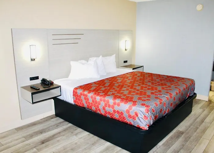 Milan Inn & Suites