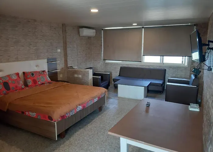 Mounes Hotel