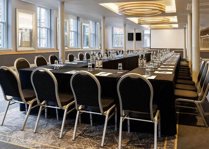 Doubletree By Hilton Belfast City Ten Square