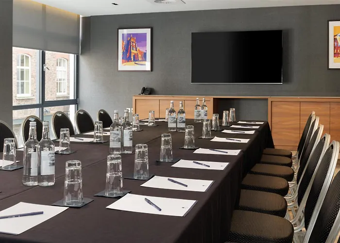 Doubletree By Hilton Belfast City Ten Square