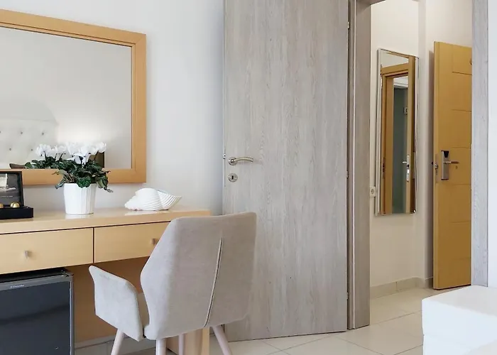 Akrogiali Exclusive Hotel (Adults Only)