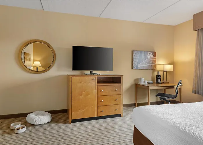 Best Western Royal Plaza Hotel And Trade Center