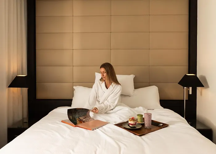 Point Hotel
