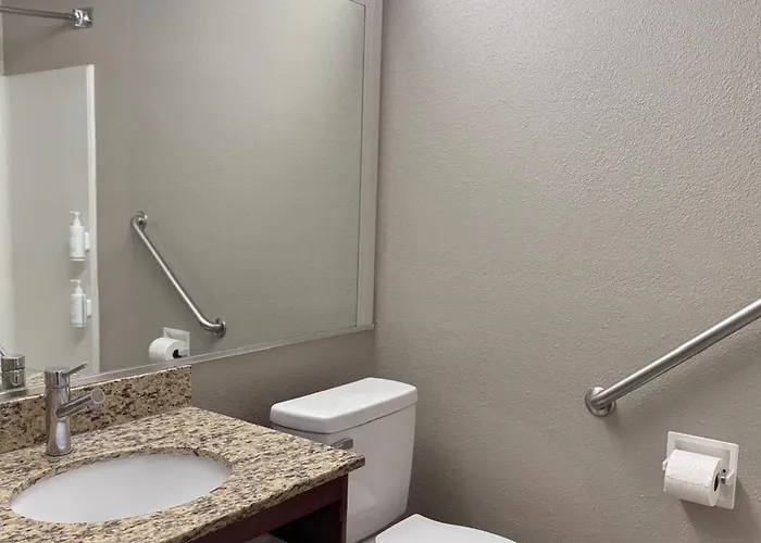 Travelodge By Wyndham Lakeland