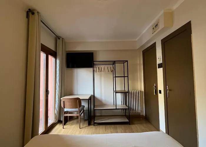 Hotel NIU a 50 m del Funicamp