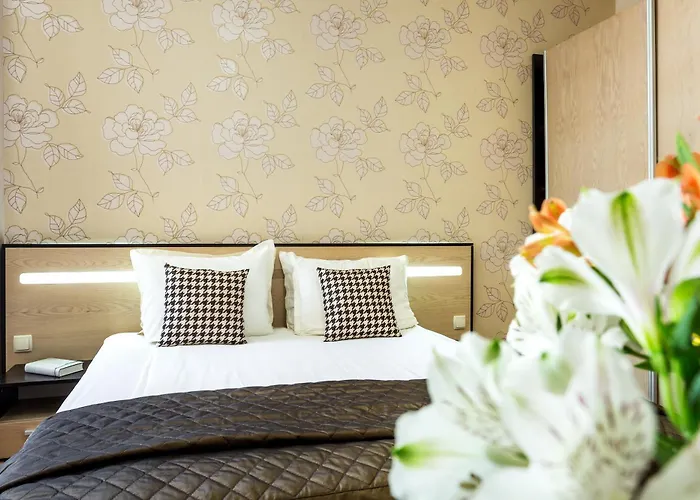 City Avenue Hotel