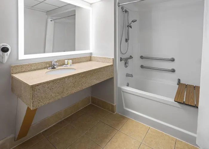 Baymont By Wyndham Westampton